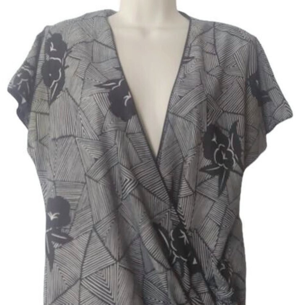 Gray Floral vintage Wrap-Style Women's Dress - Picture 2 of 5